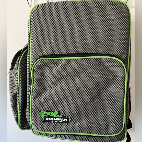 Iron man 6 person picnic set. Insulated aluminum wine cooler, easy setup. - Picture 3 of 7